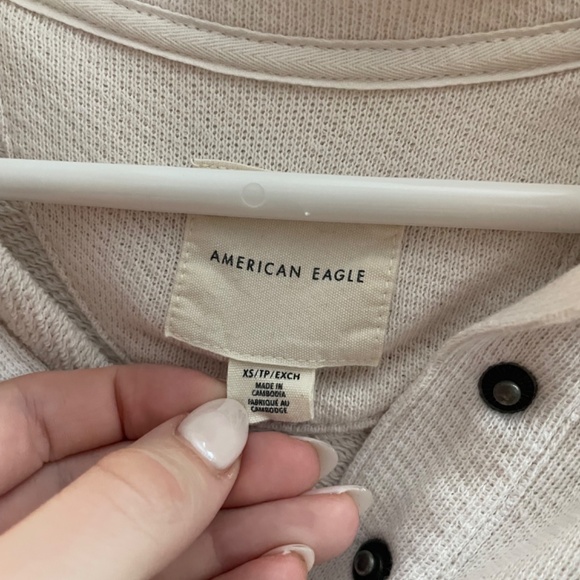Extra Small Cream Collared American Eagle Top - Picture 2 of 3